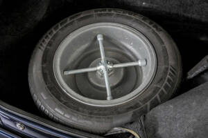 Bild 41/50 von MG RV8 (1993)