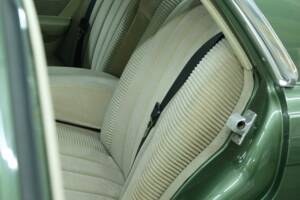 Image 32/50 de Mercedes-Benz 450 SEL 6,9 (1975)