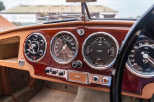 Image 23/34 of Aston Martin DB 2 (1953)