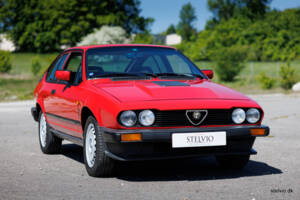 Imagen 5/36 de Alfa Romeo GTV 6 2.5 (1986)