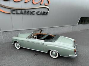 Image 16/50 of Mercedes-Benz 220 S Cabriolet (1958)