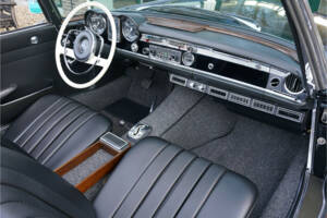 Image 9/50 of Mercedes-Benz 230 SL (1966)