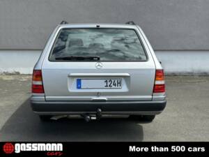 Image 7/15 of Mercedes-Benz 300 TD (1992)