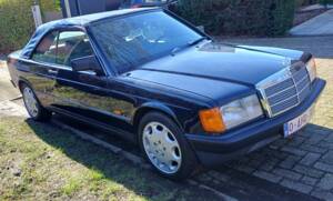 Image 4/8 of Mercedes-Benz 190 E (1987)