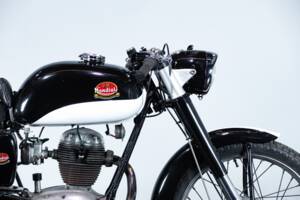 Image 46/50 of Mondial 125 (1961)
