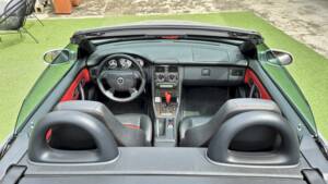 Afbeelding 19/63 van Mercedes-Benz SLK 32 AMG (2001)
