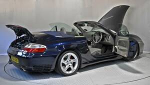 Bild 18/50 von Porsche 911 Carrera 4S (2004)