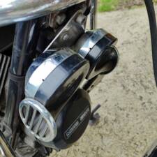Immagine 4/12 di Moto Guzzi V35 C (1983)