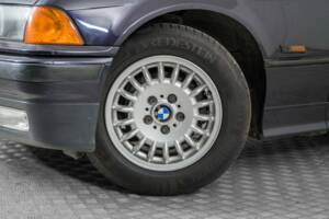 Bild 4/50 von BMW 318i (1996)