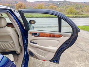 Bild 38/50 von Jaguar XJ 8 3.5 (2003)