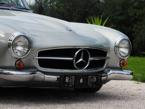 Image 7/9 of Mercedes-Benz 190 SL (1963)