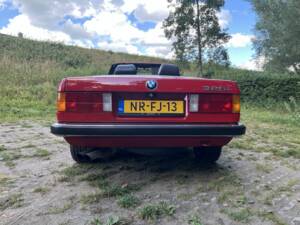 Image 7/8 de BMW 325i (1986)
