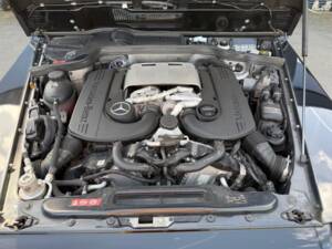 Image 17/24 of Mercedes-Benz G 500 (LWB) (2016)