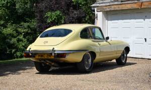 Image 3/39 of Jaguar E-Type (2+2) (1970)
