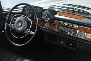 Image 34/48 of Mercedes-Benz 280 SE (1969)
