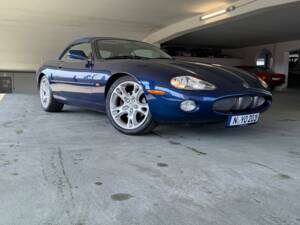 Bild 2/17 von Jaguar XKR (2002)
