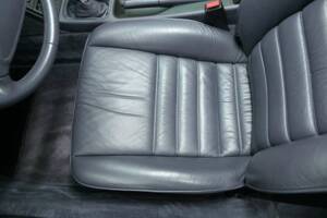 Immagine 14/50 di Porsche 911 Carrera 4 (1993)