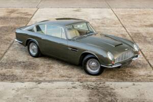 Immagine 1/36 di Aston Martin DB 6 Mk II (1970)