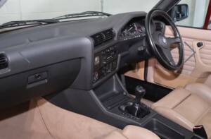 Bild 18/33 von BMW 318i (1993)