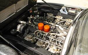 Bild 79/81 von Ferrari 365 GT4 2+2 (1973)
