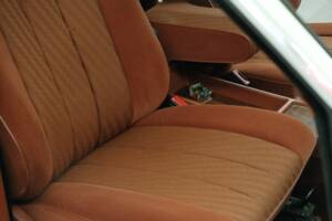 Bild 26/50 von Mercedes-Benz 380 SE (1980)