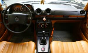 Bild 17/25 von Mercedes-Benz 280 E (1977)
