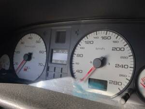 Image 33/34 of Audi S6 Avant (1996)