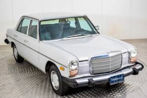 Afbeelding 17/50 van Mercedes-Benz 240 D (1976)