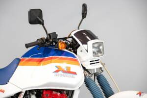 Image 37/50 of Honda DUMMY (1986)