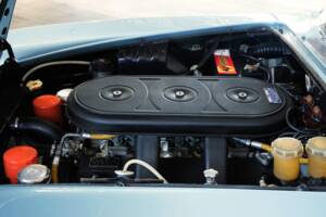 Image 47/50 of Ferrari 330 GT 2+2 (1964)