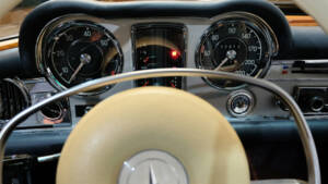 Imagen 26/50 de Mercedes-Benz 230 SL (1964)