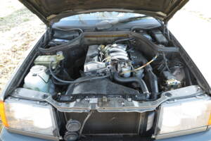 Image 15/92 de Mercedes-Benz 200 D (1989)