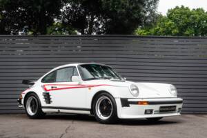 Image 1/50 of Porsche 911 Turbo LE (1989)