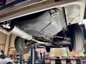 Image 25/34 of Mercedes-Benz 200 (1983)