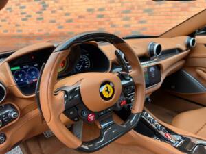 Image 24/37 of Ferrari Portofino (2019)