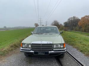 Bild 37/45 von Mercedes-Benz 450 SEL 6,9 (1978)