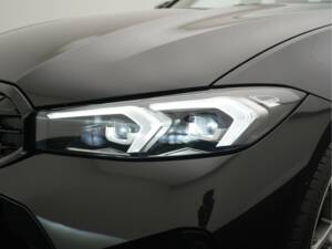 Image 44/50 of BMW 330i xDrive Touring (2025)