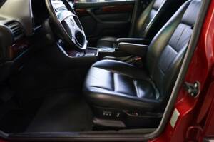 Bild 27/33 von BMW 750i (1991)