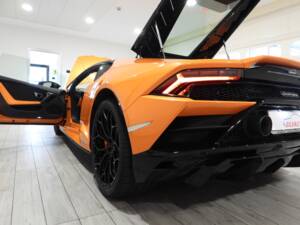Bild 12/15 von Lamborghini Huracán Evo RWD (2020)