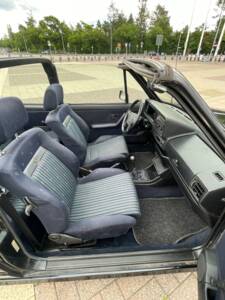 Afbeelding 37/75 van Volkswagen Golf I Cabrio 1.8 (1991)