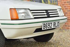 Image 18/35 of Peugeot 205 (1985)
