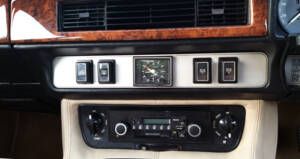 Image 16/20 of Jaguar XJ S H.E. (1981)