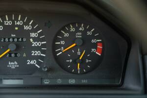 Imagen 44/50 de Mercedes-Benz 200 TE (1993)