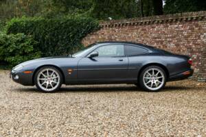 Immagine 12/50 di Jaguar XK8 4.0 (2002)