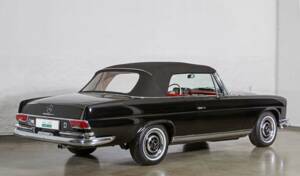 Image 3/34 of Mercedes-Benz 280 SE (1966)
