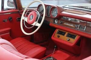 Image 30/50 of Mercedes-Benz 280 SE 3,5 (1969)