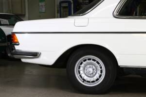 Image 8/25 of Mercedes-Benz 280 CE (1977)