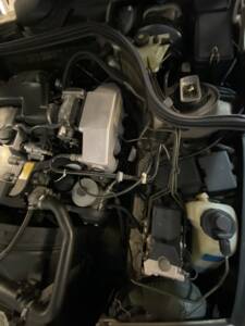 Bild 32/33 von Mercedes-Benz E 200 T (1994)