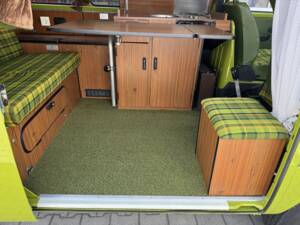 Image 98/100 of Volkswagen T2b Westfalia (1979)