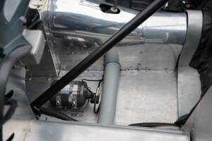 Image 20/50 of Lister Knobbly (1959)